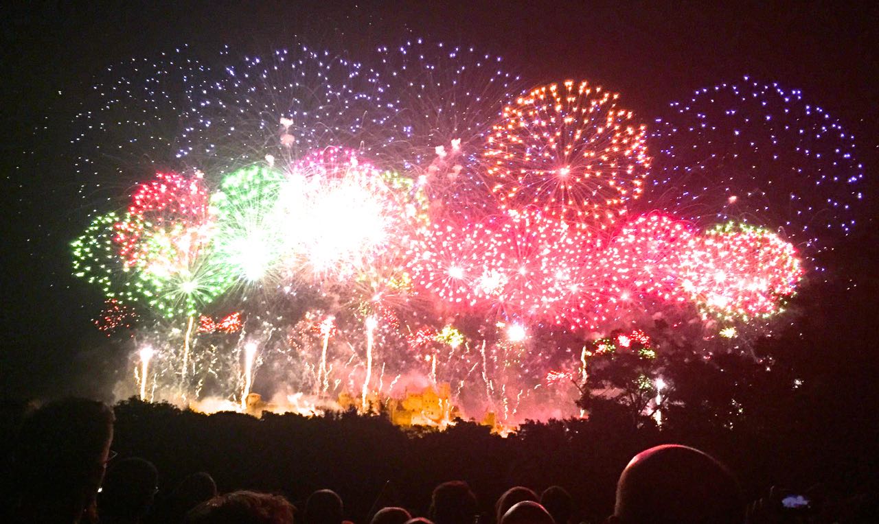 烟花秀 · 白日梦想在夜晚绽放|法国夜生活