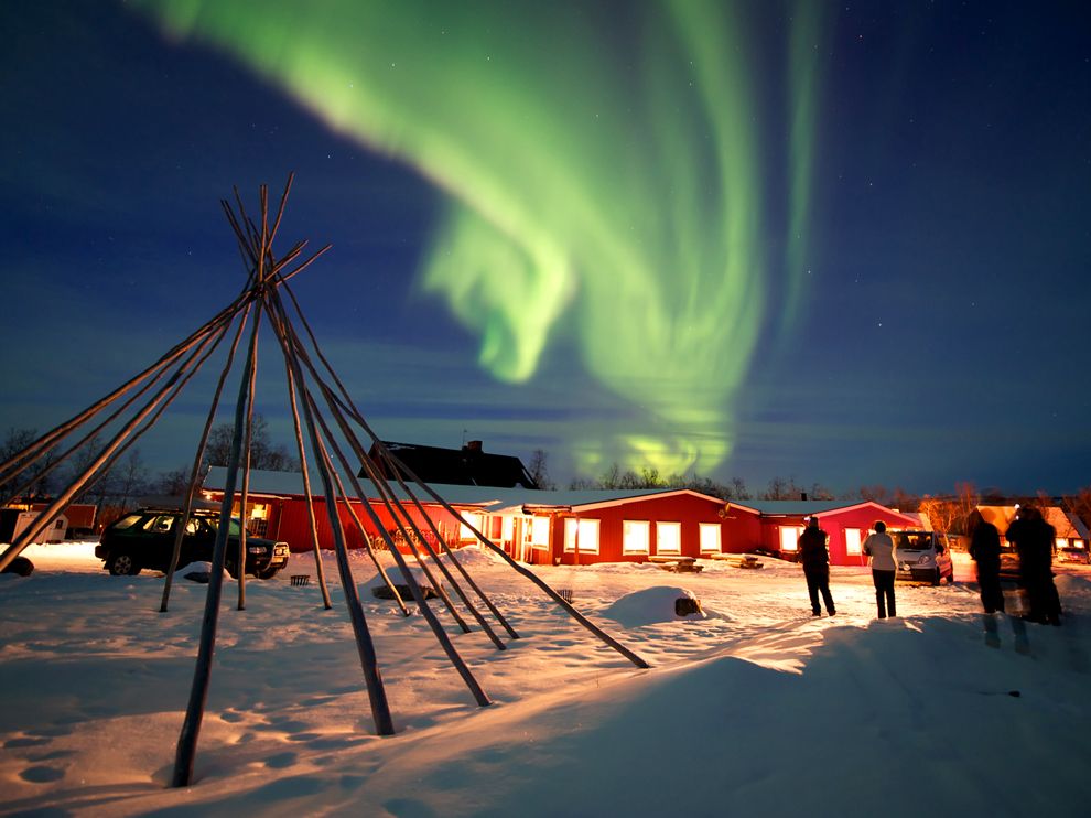 aurora-borealis-sweden_67083_990x742