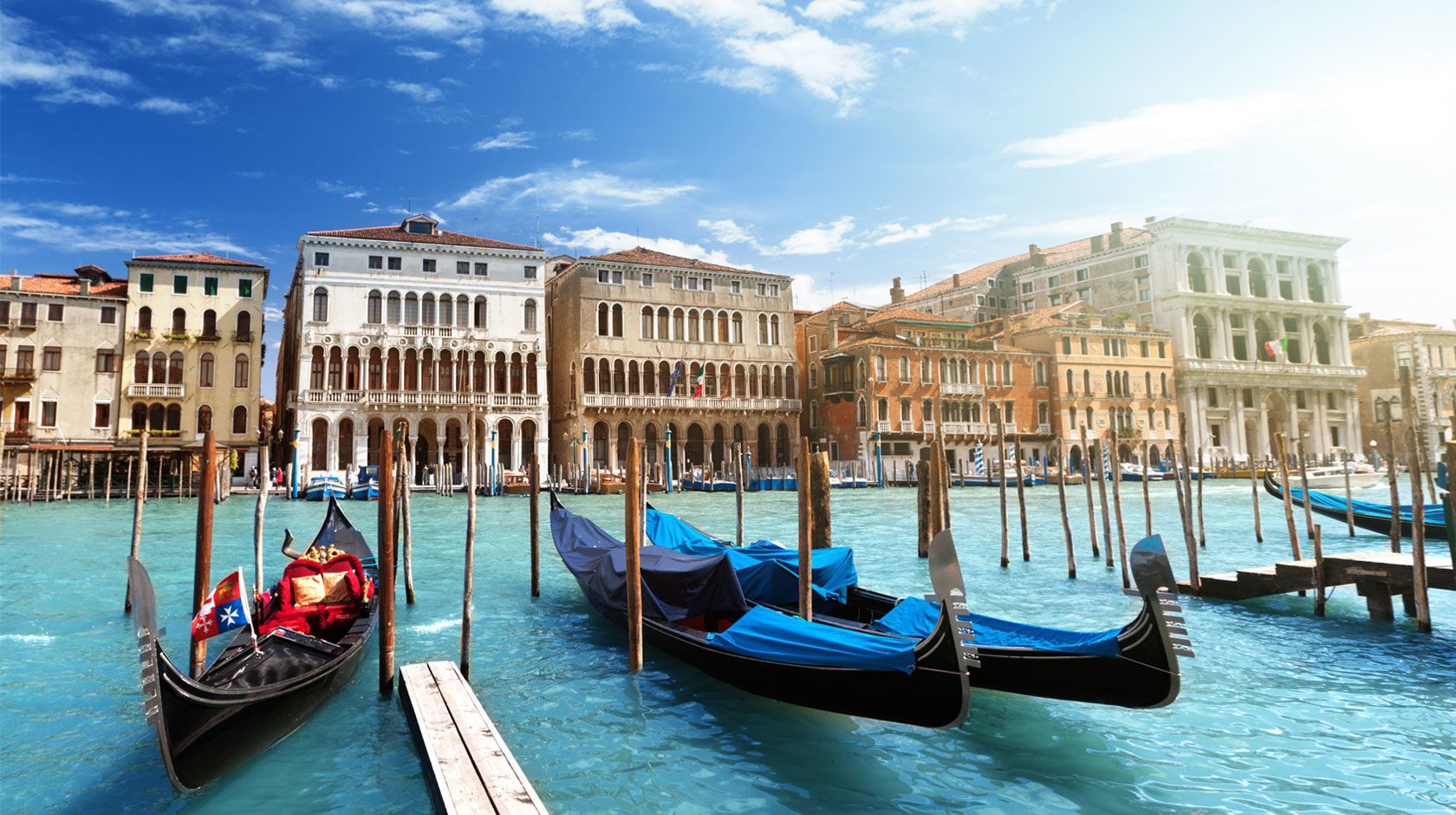 gondola-venice-1680x940